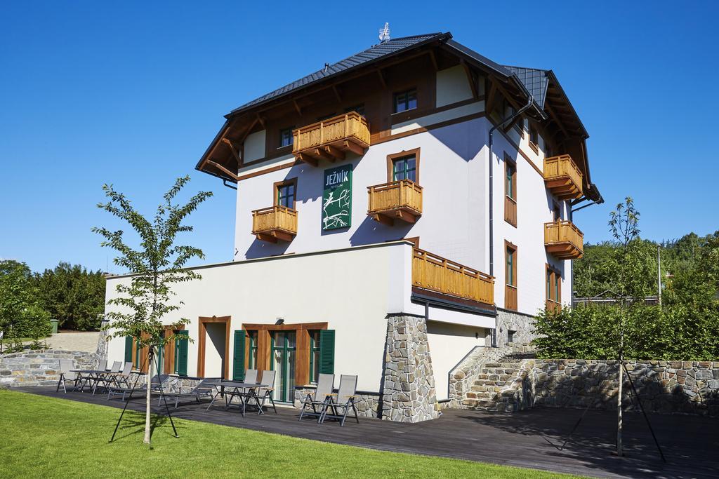 Pension Jeznik Hotel Krnov Exterior photo