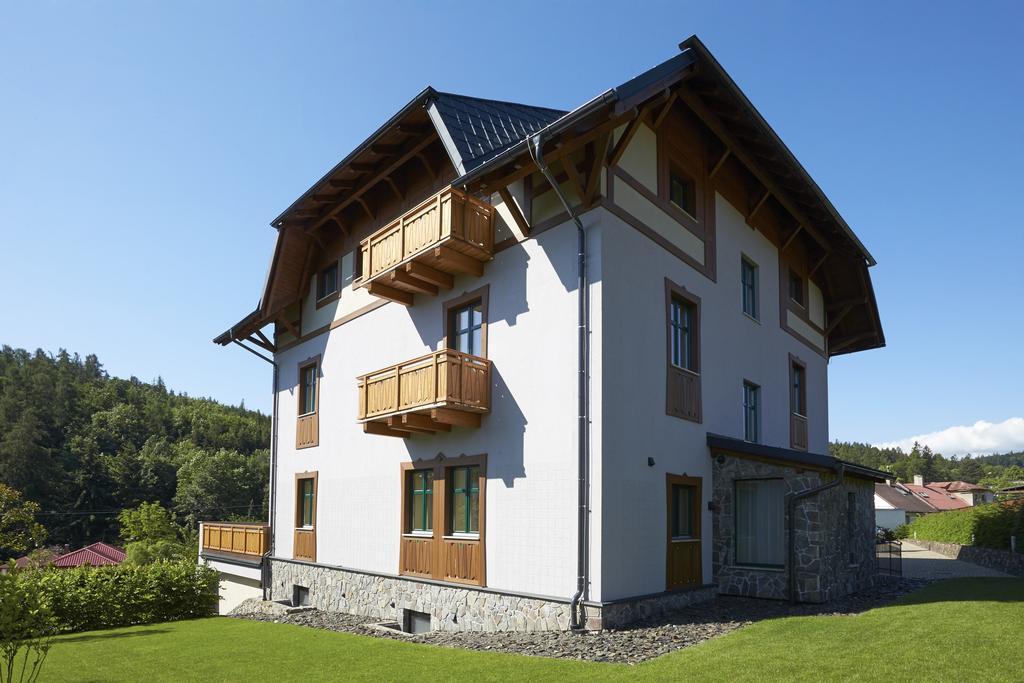 Pension Jeznik Hotel Krnov Exterior photo